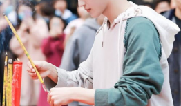 娱乐圈吃瓜何洛洛,揭秘吃瓜背后的真相